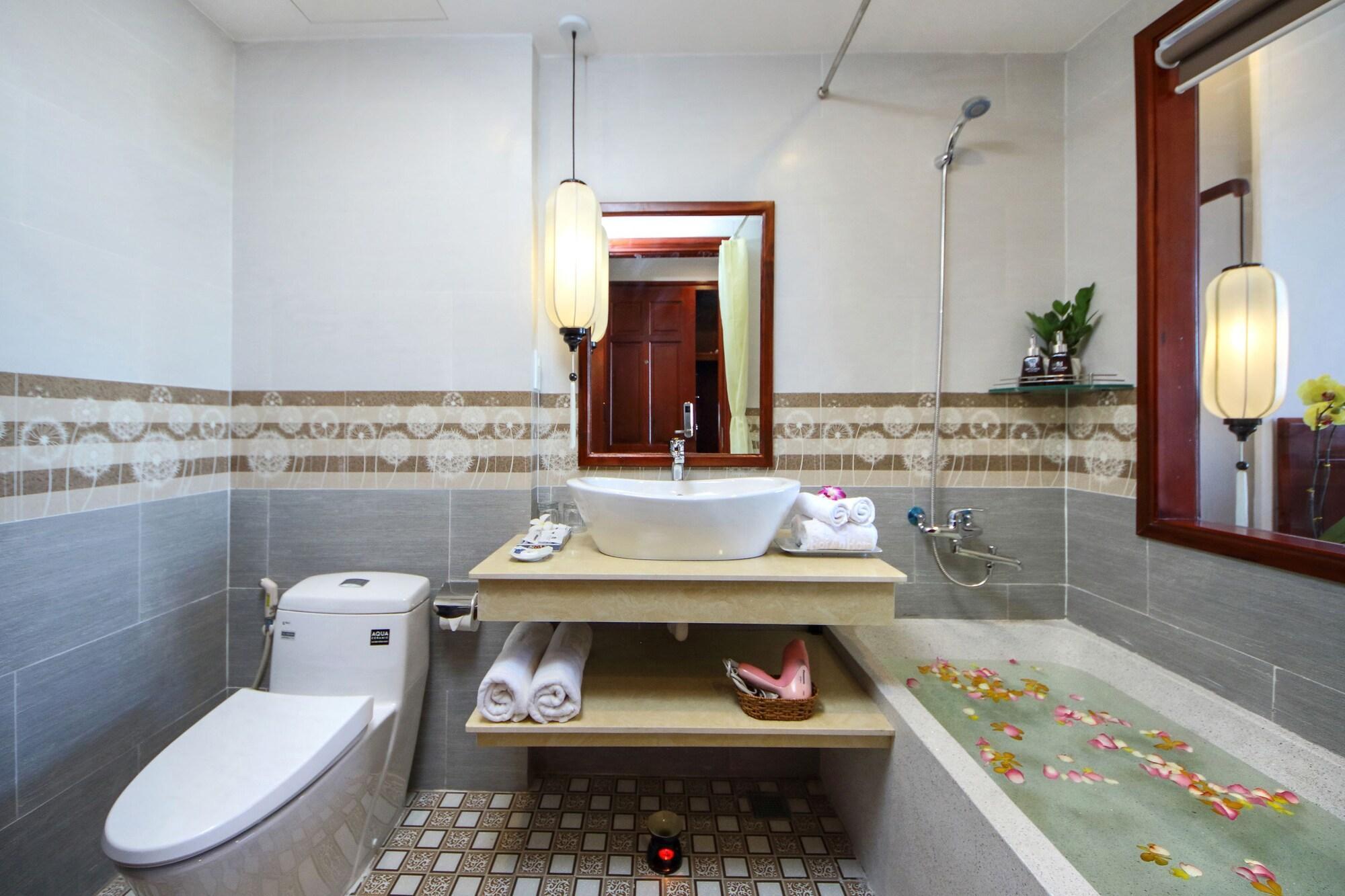 Uptown Hoi An Hotel & Spa Екстериор снимка
